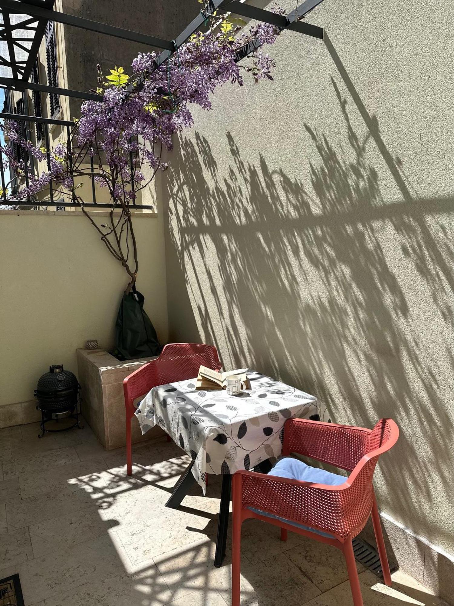 Urban Apartament *